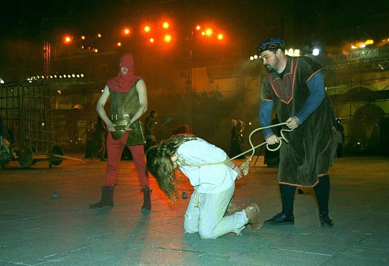 ...impreza plenerowa z okazji przystąpienia Polski do Unii Europejskiej.