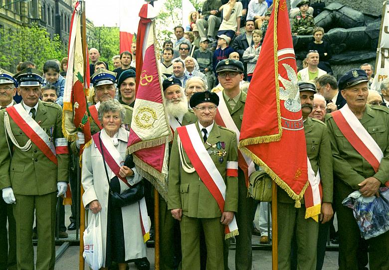 ...kombatanckich i niepodległościowych.