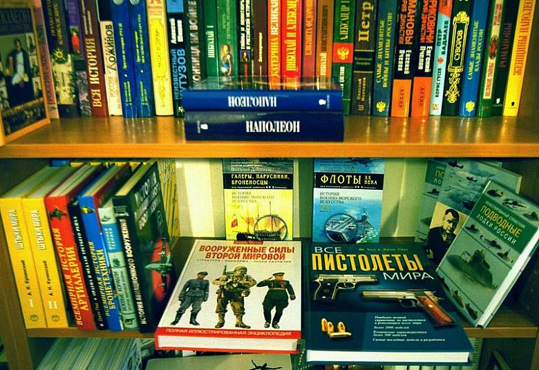 ...oraz 500 płyt CD i 200 filmów DVD.