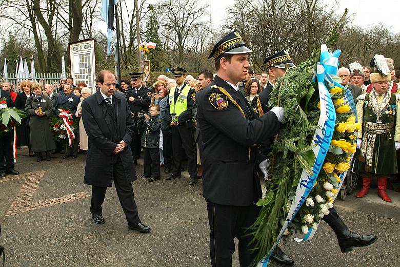 ...w imieniu krakowskiego samorządu wieniec złożył Przewodniczący Rady Miasta Krakowa Paweł Pytko...