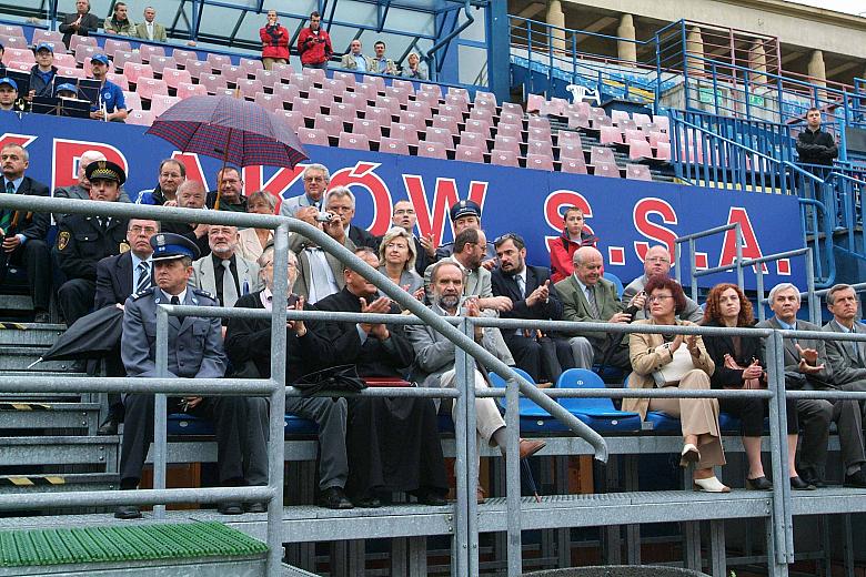 W uroczystości udział brali również Zastępca Komendanta Miejskiego Policji Wacław Orlicki oraz Radny Miasta Krakowa Józef Lassot