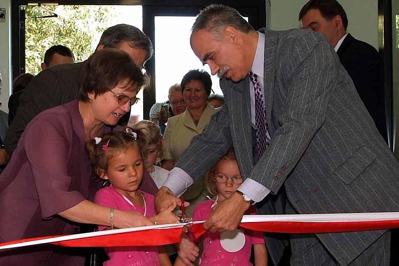 ...oraz najmłodsze uczestniczki uroczystości, szczególnie przejęte swoją rolą.  