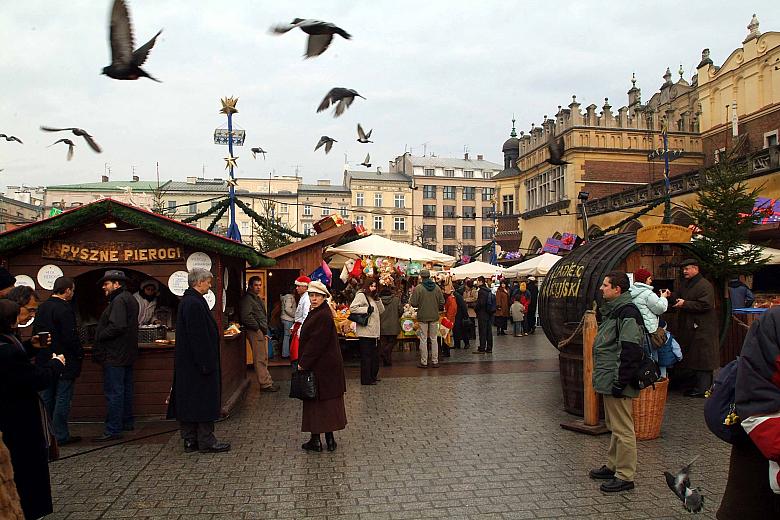 Targi Bożonarodzeniowe potrwają do 8 stycznia 2006 roku. 
