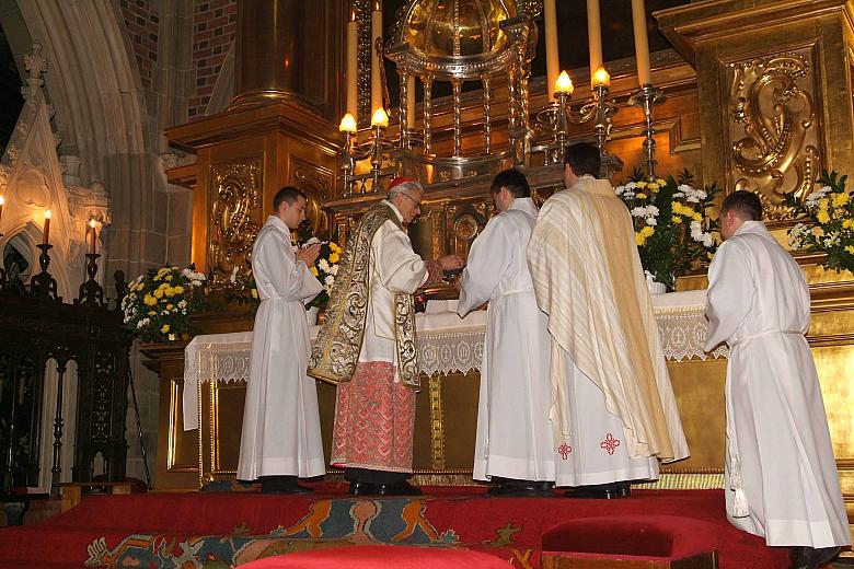 ...celebrowana przez kardynała Franciszka Macharskiego.