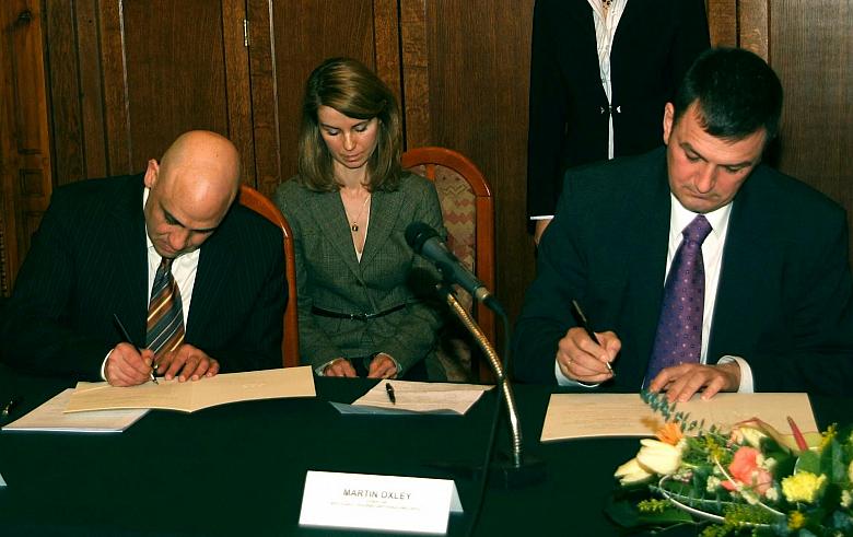 Ze strony Brytyjsko-Polskiej Izby Handlowej deklarację podpisali: Dyrektor BPCC Martin Oxley oraz Dyrektor Regionu Południowego 