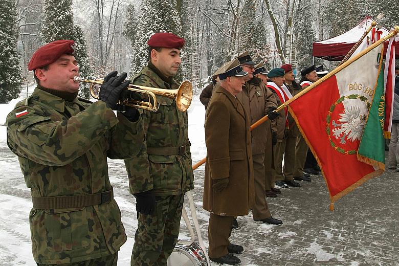 Sygnałem do rozpoczęcia spotkania był hejnał odegrany przez żołnierza 2. Korpusu Zmechanizowanego w Krakowie.