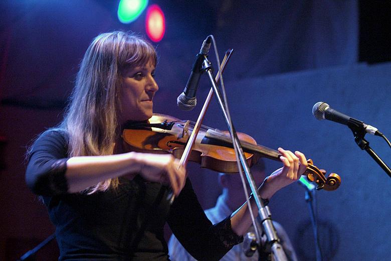 Podczas trwającego cztery dni Festiwalu można było usłyszeć 
30 zespołów i ponad 
150 wykonawców z Polski, Francji, Wielkiej B