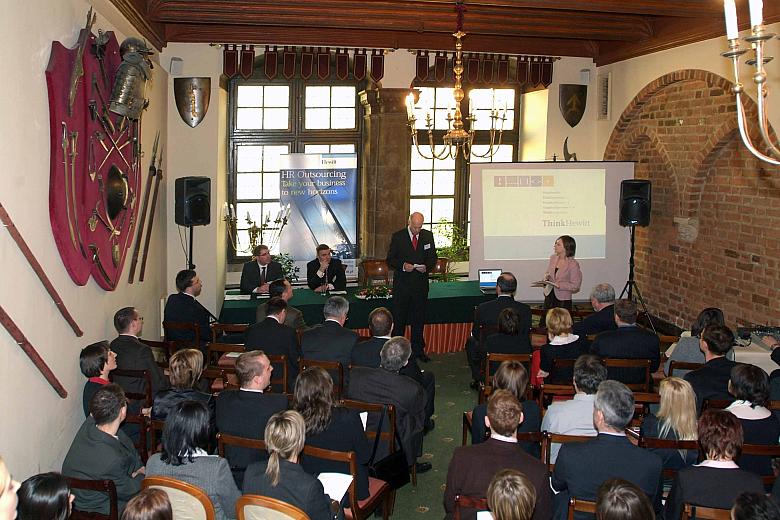 Zaproszeni na spotkanie goście zapoznali się z działalnością firmy.