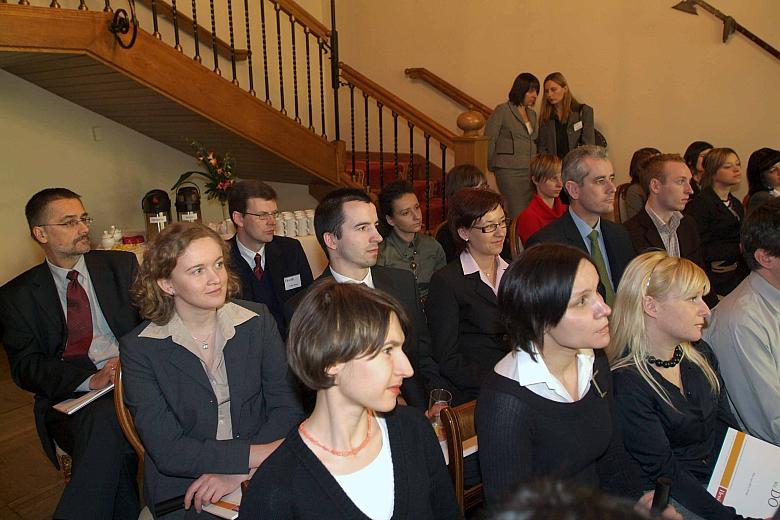 Hewitt świadczy doradztwo 
dla ponad 2400 przedsiębiorstw 
w 35 krajach na całym świecie.