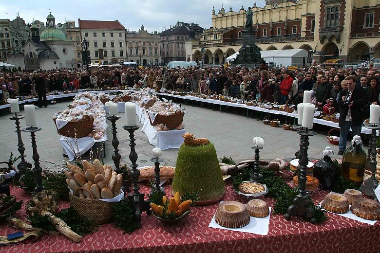 Krakowski stół wielkanocny w całej okazałości.