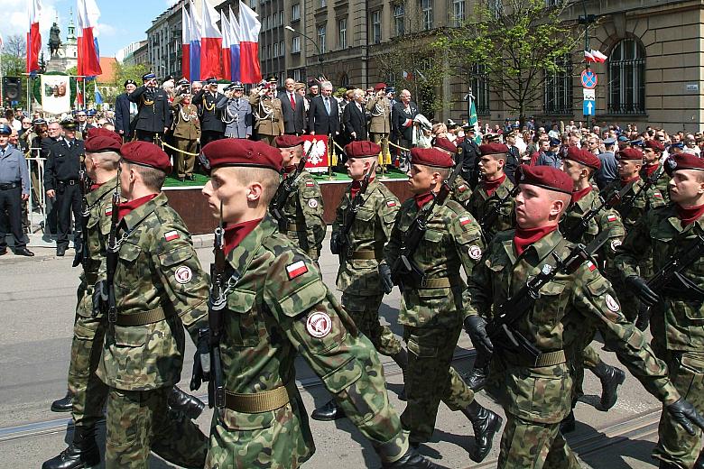 Defilada pododdziałów Wojska Polskiego.