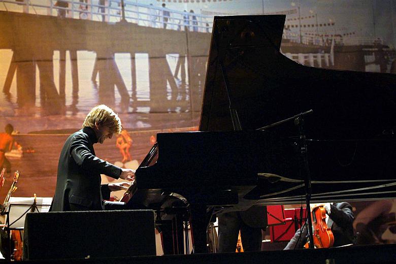 Na Rynku Głównym zabrzmiały m.in. koncert fortepianowy Henryka Mikołaja Góreckiego... 