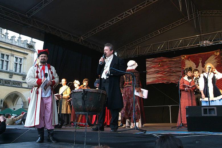 Koncert jak zwykle poprowadzili  Kazimierz Madej, dyrektor Loch Camelotoraz roaz Waldemar Domański, prezes Stowarzyszenia Przyja