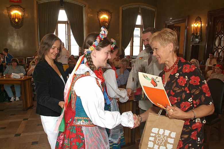 ...i polskim artystom.