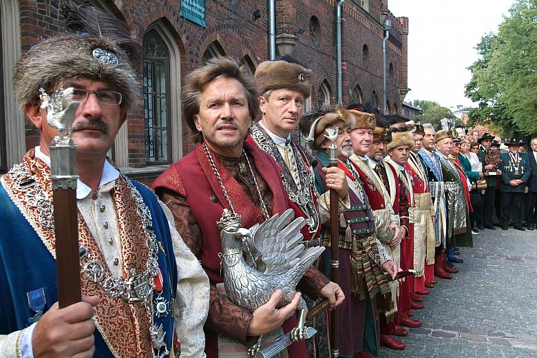 Bractwo Kurkowe w pełnej gali.