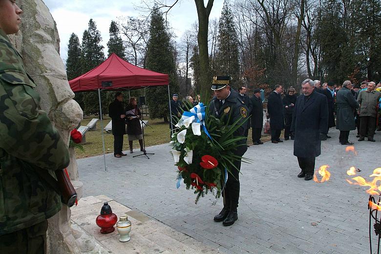 Wieńce złożyli: Jacek Majchrowski, Prezydent Miasta Krakowa...