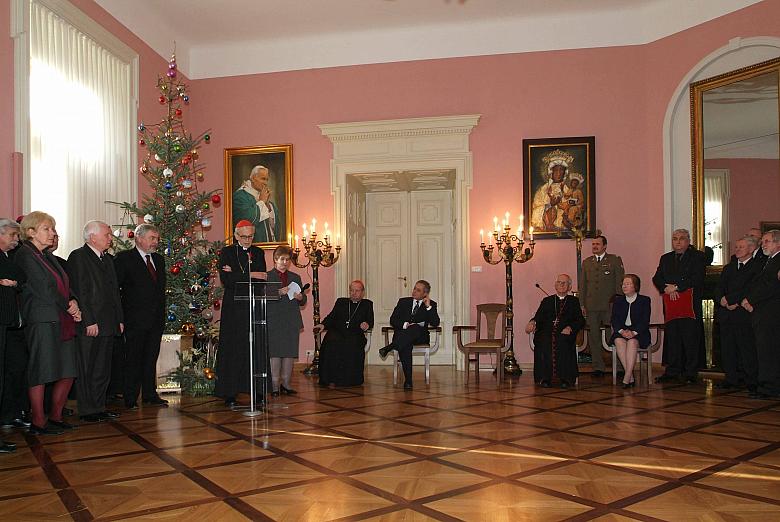 ...w okresie komunizmu sprzeciwiał sie panującemu ustrojowi, podobnie jak Kardynałowie Stefan Wyszyński, Karol Wojtyła i Józef G