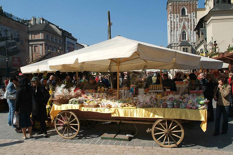 ...a całość oryginalnie zaaranżowana...