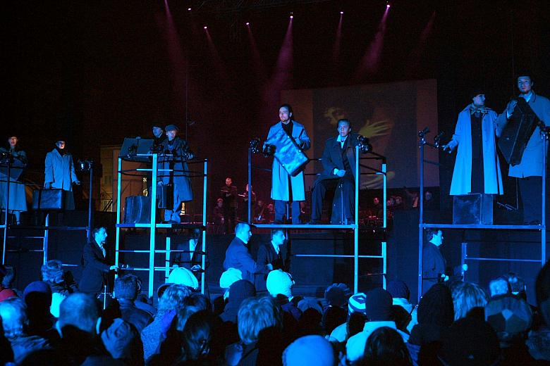 To bowiem "Jezusa Judasz przedał".