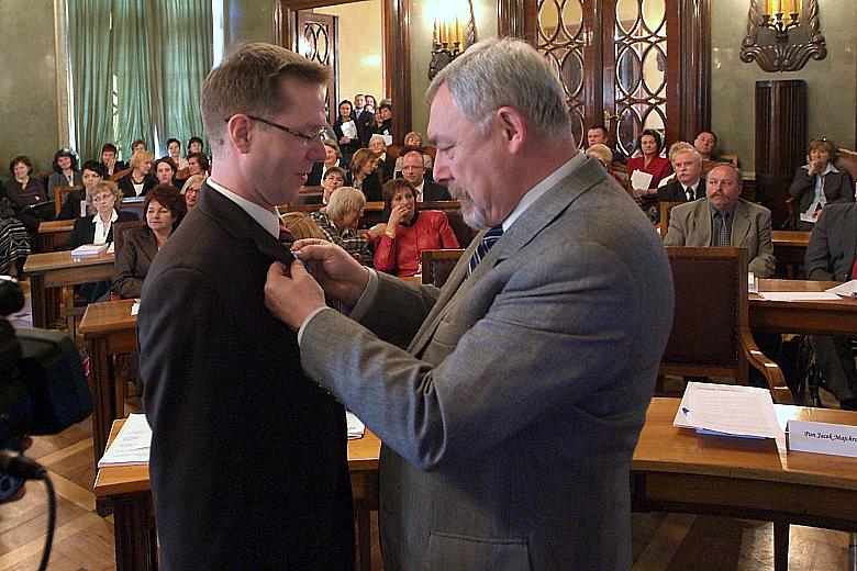 To krakowskie odznaczenie otrzymali również: Andrzej Kuliński, Jolanta Chrzanowska, Andrzej Kuliński i Jacek Stawowy.