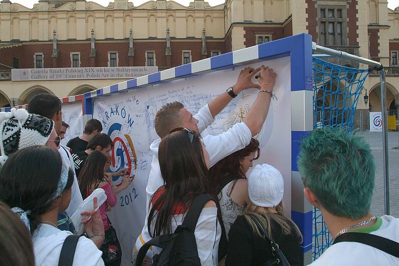 ...wypełniając nimi powierzchnię 60 metrów kwadratowych.