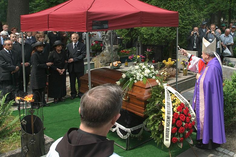 Pożegnali Profesora Wiktora Zina kardynał Stanisław Dziwisz...