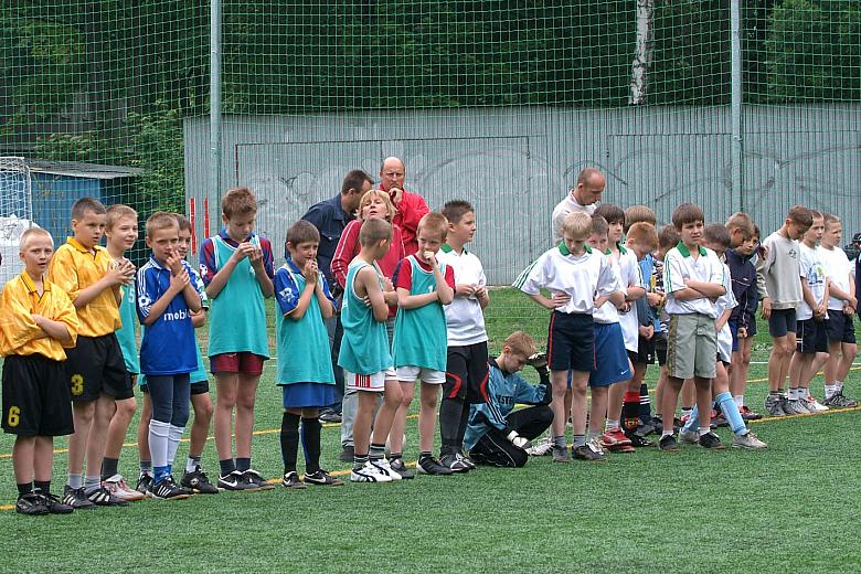 Na otwarciu zjawili się mieszkańcy Nowej Huty w różnym wieku...
