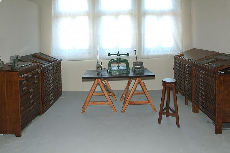 Zorganizowana w ramach obchodów 750-lecia lokacji Krakowa wystawa obrazuje dzieje krakowskiego księgarstwa, drukarstwa oraz intr