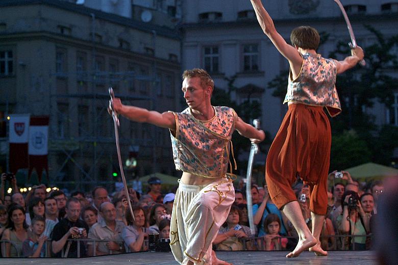 Tuż za miedzą żył "sprośny Turczyn", groźny, ale i fascynujący inną kulturą, innym obyczajem i inną modą.