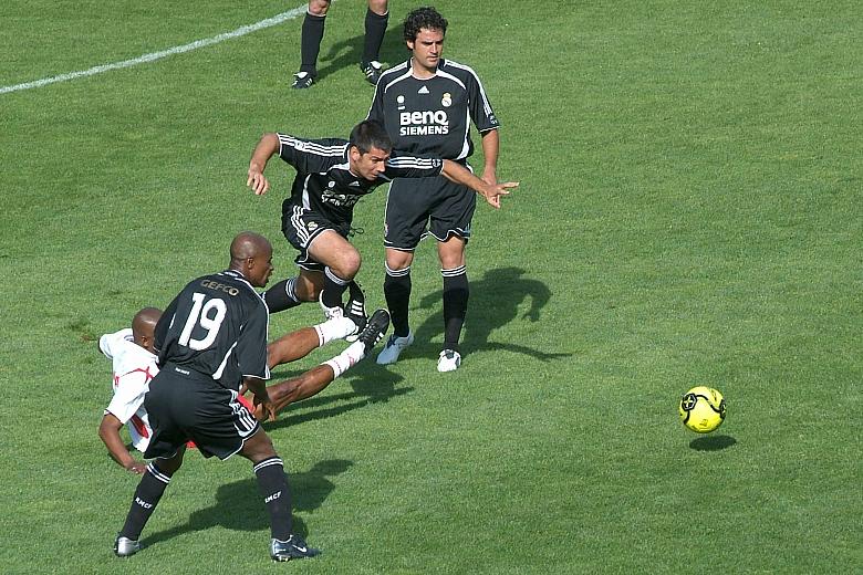 Honorowy patronat nad meczem objęli: Prezydent Miasta Krakowa, Ambasador Królestwa Hiszpanii w Polsce oraz Polski Związek Piłki 