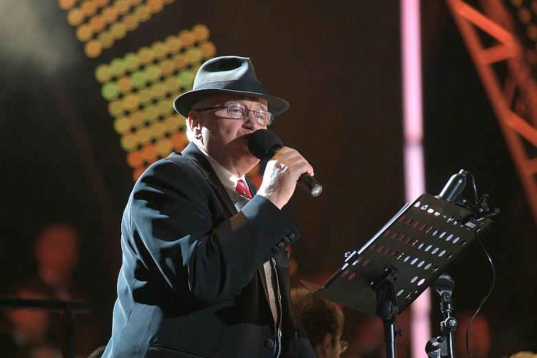 Znany krakowski aktor Jan Nowicki wystąpił jako narrator opowiadajacy dzieje miasta.