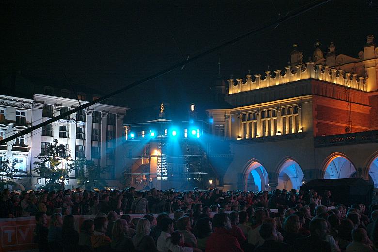 Spektakl oglądało około 20.000 widzów.