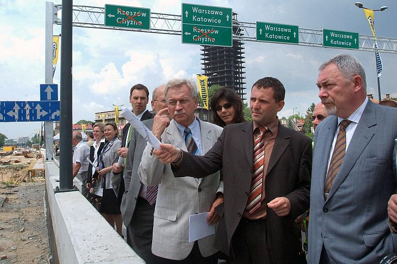 Prezydent Krakowa Jacek Majchrowski otworzył fragment przebudowanego Ronda. 