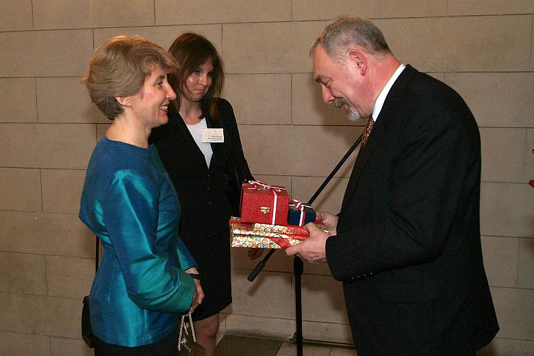 Florencję reprezentowała pani Cristina Bevilacqua, nosząca tytuł Asesora czyli  Wiceburmistrza.
