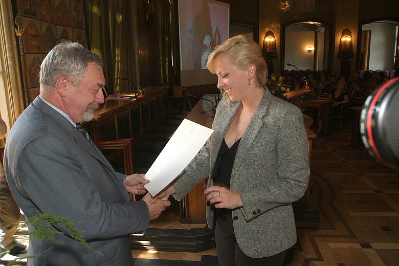 Joanna Styrylska - absolwentka Wydziału Grafiki Akademii Sztuk Pięknych w Krakowie.