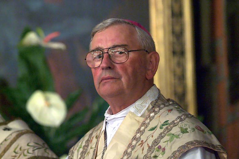 ...kardynałowi Dziwiszowi a także wszystkim, dzięki którym "poznawał wielkość i moc Boga".