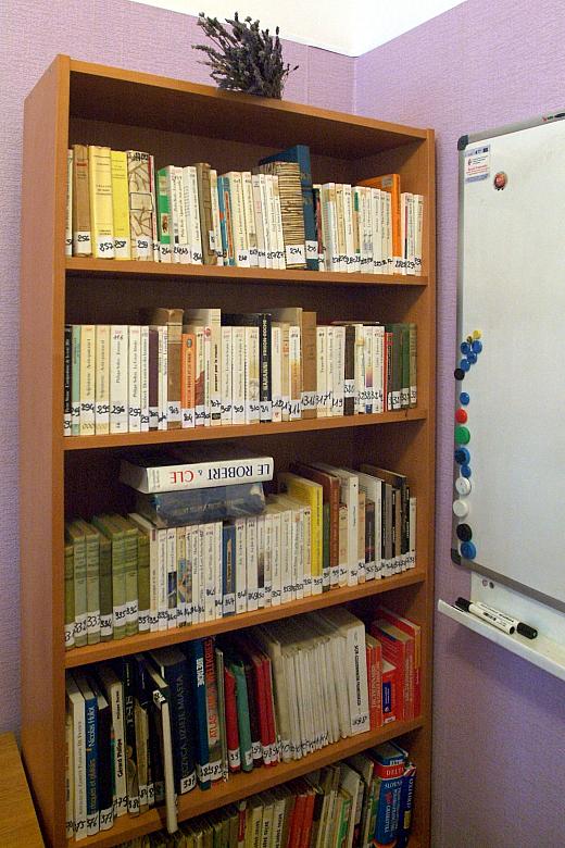 Towarzystwo stawia sobie za cel urządzanie kursów języka francuskiego dla krakowian oraz języka polskiego dla cudzoziemców. 