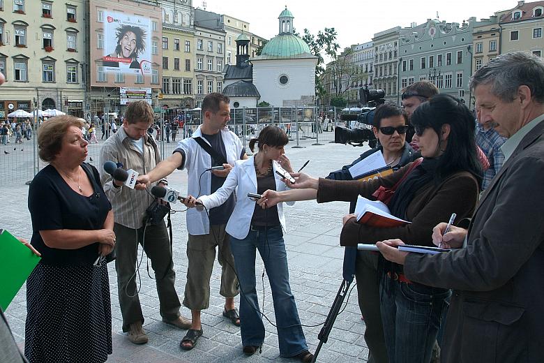 Profesor Krystyna Obtułowicz, kierownik Zakładu Alergologii Klinicznej i Środowiskowej Collegium Medicum UJ oświadczyła, że prze