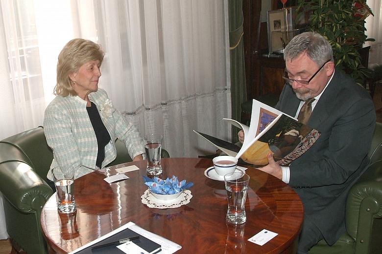 Pełniąc swoją funcję z pewnością przyczyni się do dalszego przybliżenia krakowianom kultury węgierskiej.