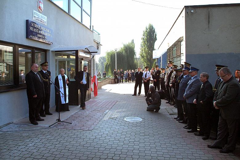 Zaproszono gości do zwiedzenia budynku... 