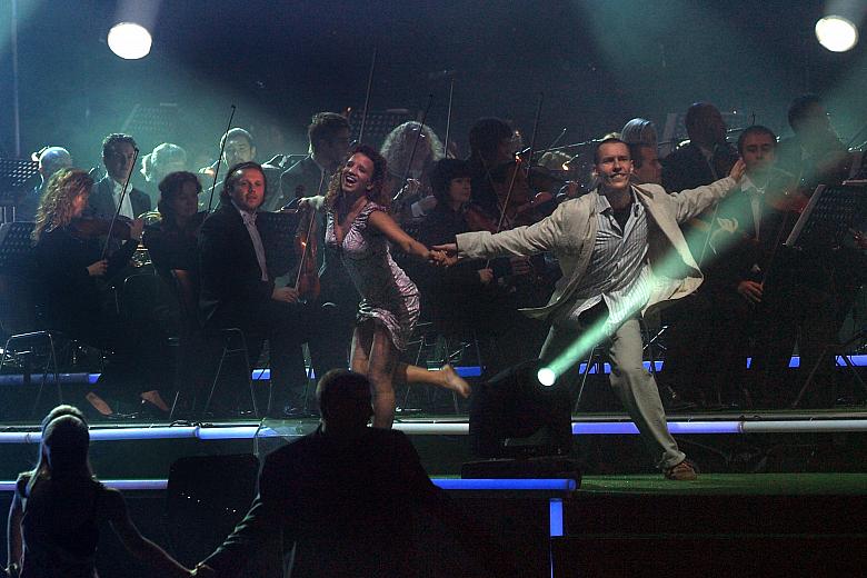 ...pełen ekspresji taniec.