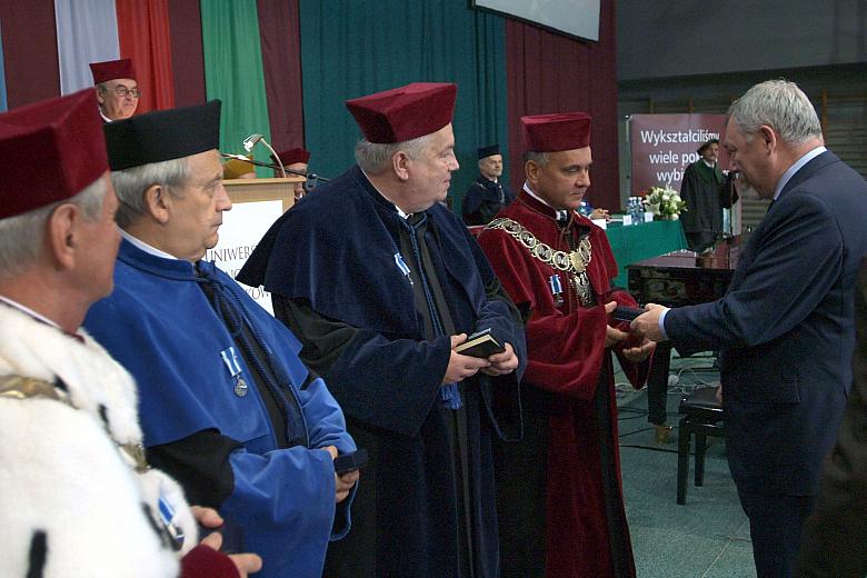 ...oraz prof. dr hab. Kazimierz Górka, prof. dr hab. Jerzy Mikułowski-Pomorski i prof. dr hab. Andrzej Szromnik.