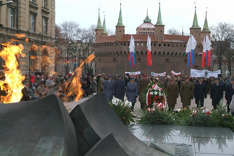 ...Wojska Polskiego, Policji oraz Państwowej Straży Pożarnej.