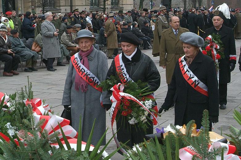 ...delegacja Rodzin Katyńskich...