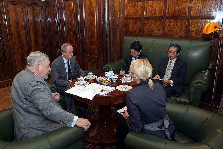 Podczas rozmowy pozytywnie oceniono dotychczasową współpracę, w której znaczący udział mają: Uniwersytetu Jagielloński oraz Cent