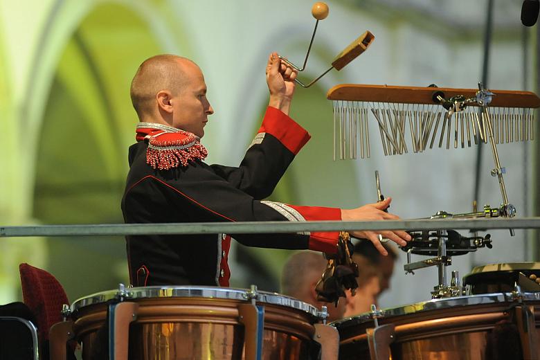 Na dziedzińcu królewskiej siedziby rozbrzmiewała muzyka z różnych epok.