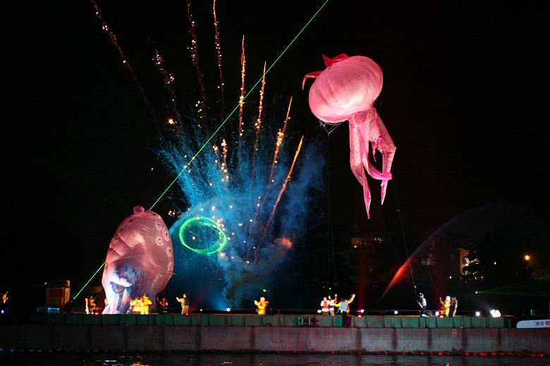 Wiślany, smoczy spektakl był ciekawym...