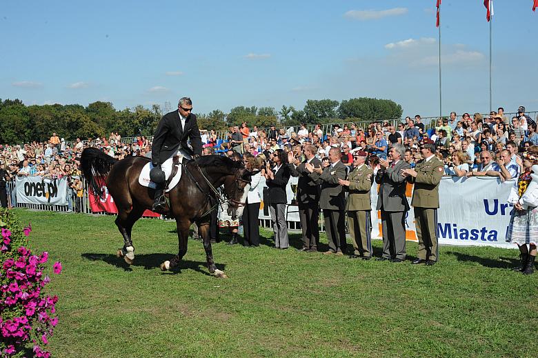 Po wręczeniu nagród odbyła się runda honorowa.
