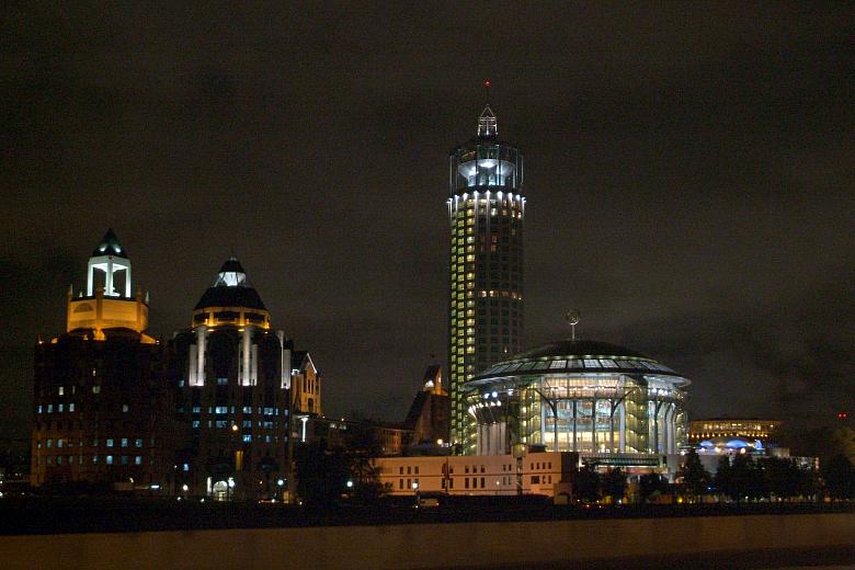 Współczesna Moskwa ma wiele imponujących budowli. 
Jednym z nich jest Moskiewski Dom Muzyki.