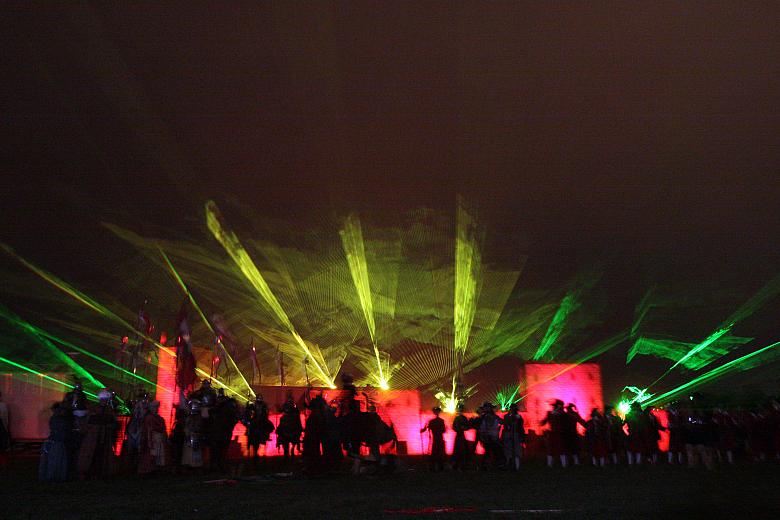 Niebo nad Wiedniem rozbłysło ogniami.